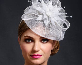 White wedding fascinator hat. White bridal hat. White race hat.