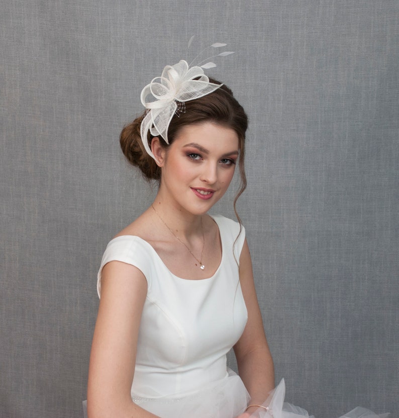 White wedding fascinator with feathers image 7