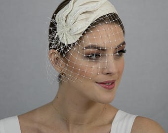 Vintage Pearl Rhinestone Half Hat: Bridal Wedding Fascinator  display picture 2
