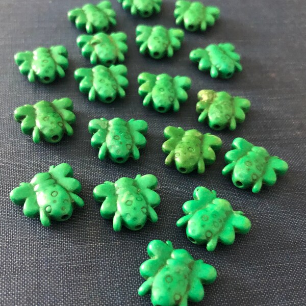 Green BUMBLEBEE beads (18) Resin composite beads Animal Totem 15mm x 13mm