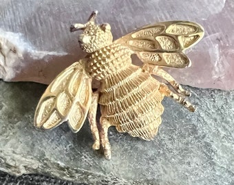 Vtg BEE Brooch AVON Bumblebee Pin VINTAGE Gold tone Great Detail Large