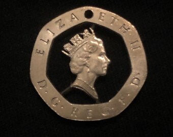 Queen Elizabeth II Hand Cut Pendant Cut From Mint 1986 20 Pence Coin Royal Family - King Charles, Kate, Henry, Hank, Larry, Moe, Curly, etc.