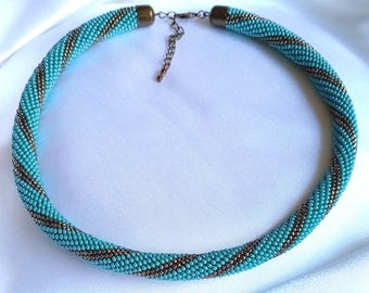 Gehaakte turkoois-bronzen ketting, handgemaakt denimaccessoire