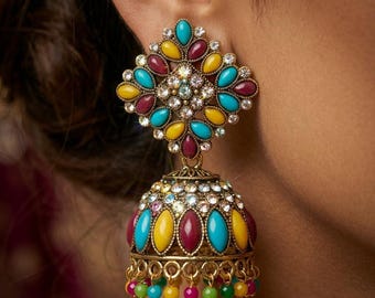 Kolczyki Jhumka w stylu Bollywood: Meena Design, indyjsko-pakistańska biżuteria ślubna