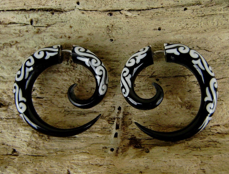 Fake Gauge Earrings Natural horn Tribal Style Split Expanders Organic Hand Carved Fake Piercings M size image 1