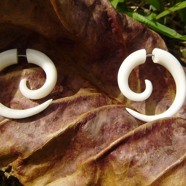 Fake gauge spiral earrings,  Natural  Bone, Split Gauge Earrings,  hand carved,tribal style,organic small size