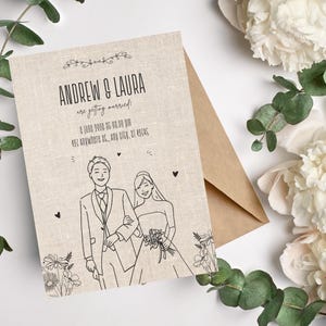 Może przedstawiać: Zaproszenie ślubne z tłem z płótna, przedstawiające kreskówkową ilustrację pary w czerni i bieli. Tekst głosi "Andrew & Laura biorą ślub!" z datą i miejscem ślubu poniżej.