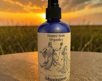 Champú totalmente natural, orgánico, no tóxico, para el cuidado del cabello. Disponible en 237 ml o 473 ml. Elaborado artesanalmente en pequeños lotes. Sin sulfatos ni parabenos.