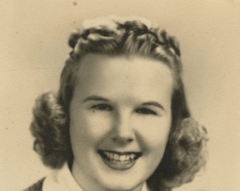 Original Vintage Studio Photograph of Young Woman or Teen Girl 1930s-40s