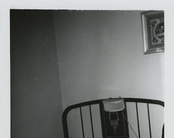 Original Vintage Photo Snapshot Bedroom Bed 1950s