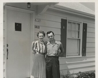 Original Vintage Photo Snapshot Man Woman Couple Pose Outdoors by House 1940