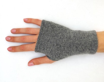 100% Cashmere Grey Fingerless Gloves, Vintage Influence. One Size Fits All.