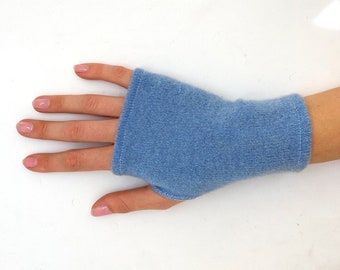 100% Cashmere Blue, Navy or Pale Blue Fingerless Gloves, Vintage Influence. One Size Fits All.