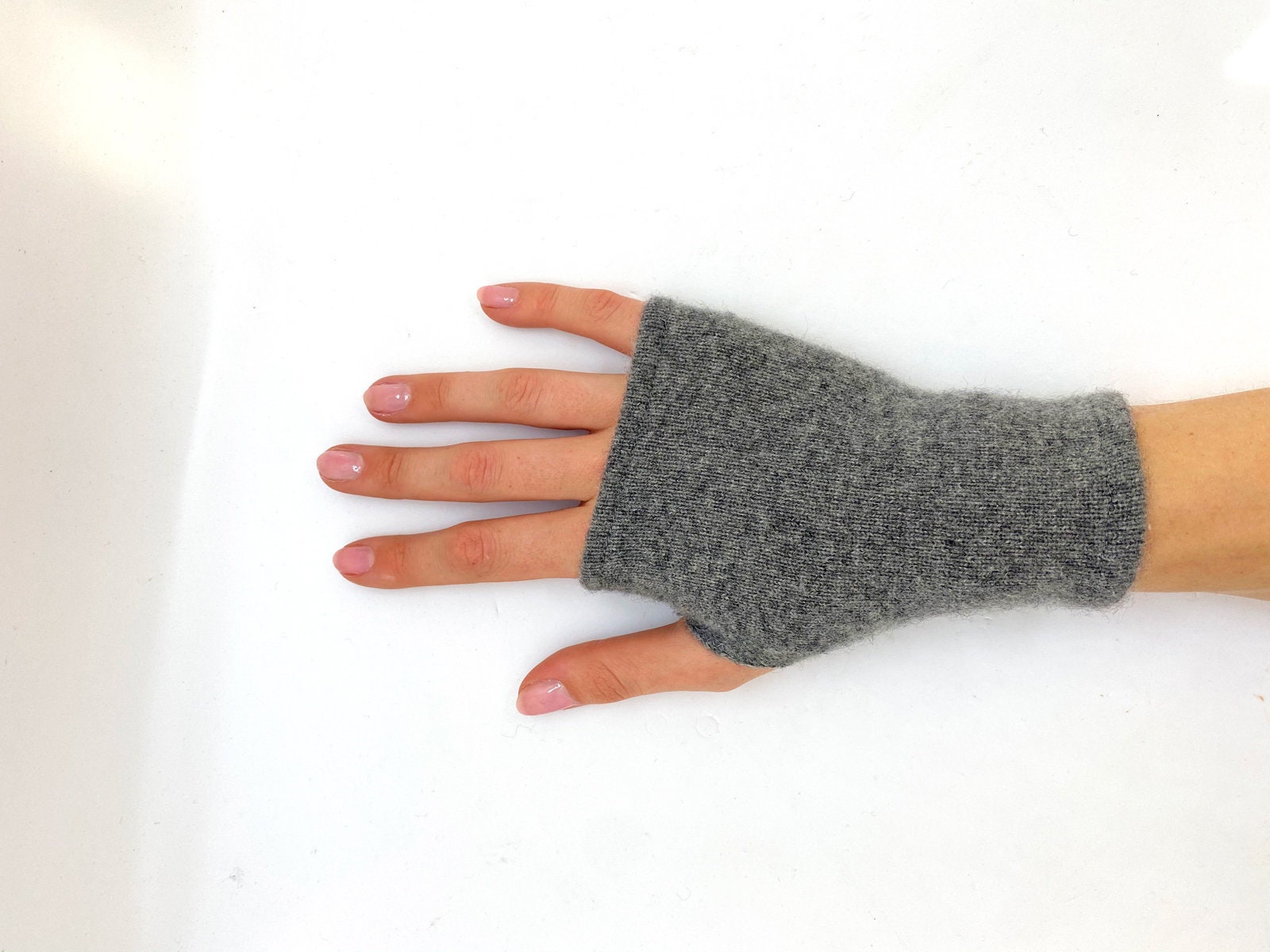 100% Cashmere Grey Fingerless Gloves, Vintage Influence. One