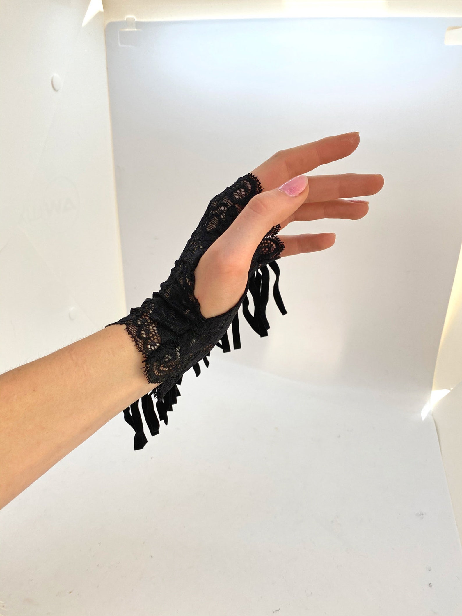 Gants Sans Doigts Dentelle Noire à Plumes ZoneYan - Pour Soirée, Halloween, Mariage