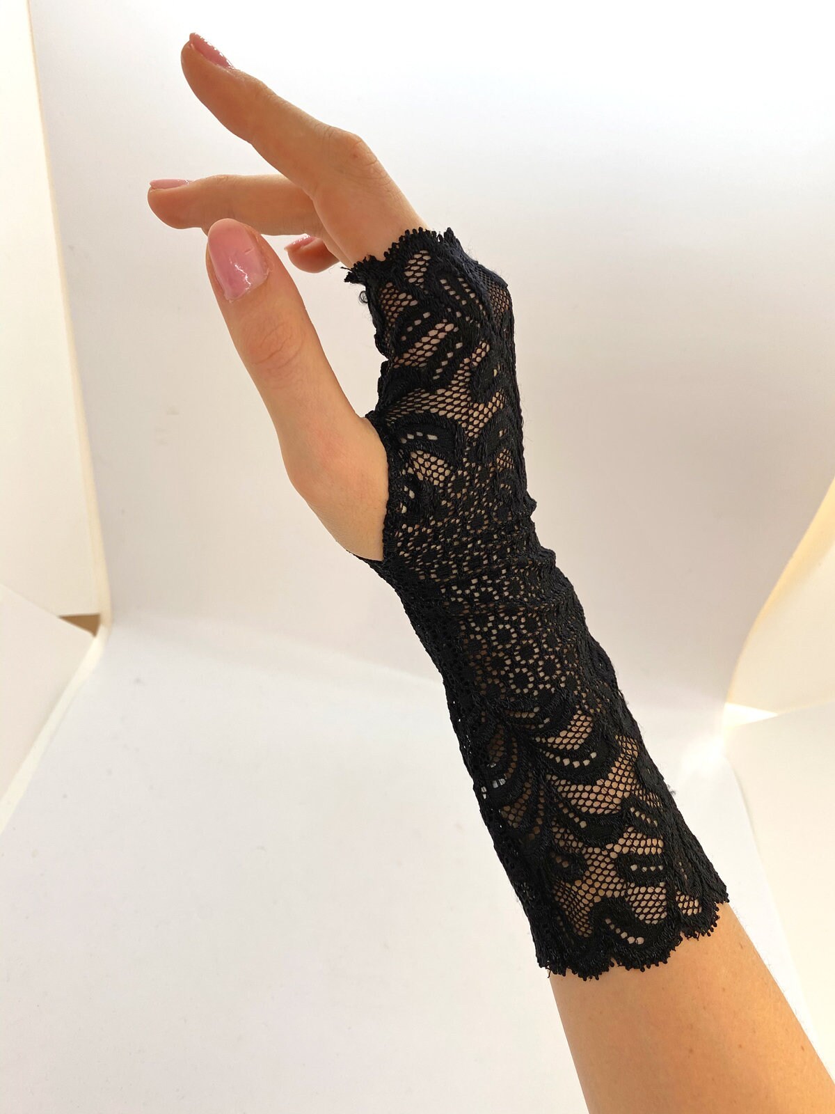 最終値下げfetico LACE FINGERLESS GLOVES BLACK LACE FINGERLESS GLOVES – FETICO Official Online Shop