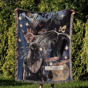 Koc tkany Booktok Merch Night Court Starlight Decor Romans Bat Boy Zainspirowany romantyczną fantazją Prezent dla miłośników książek i fanów książek