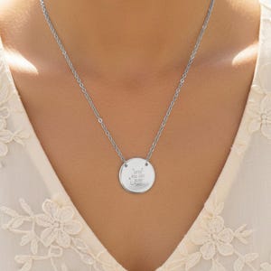 Custom Engraved Round Pendant Necklace, Silver Charm Necklace for Women, Personalized Name Necklace Gift, Simple Chain Jewelry