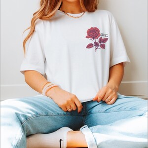 T-shirt Run Little Mouse Rose T-shirt romantique sombre inspiré par le haut livresque Adeline Smutty de Zade Meadows Haunting pour les lecteurs de Bookstagram image 1