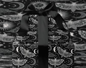 Rotolo di carta da regalo nera con stella di falena celeste, carta da regalo gotica natalizia, carta da regalo Dark Academia, carta da regalo per le feste Gothmas, elegante e inquietante