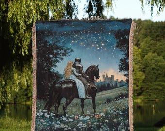 Mittelalterliche Ritterin und Ritterin Gewebte Decke Castlecore Dekor Gothic Romanze Tapisserie Dark Academia Überwurf gemütliches Geschenk für Buchliebhaber Goth Ästhetik