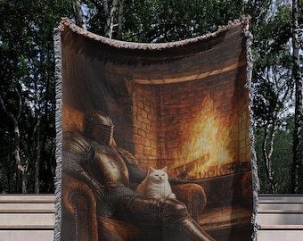 Manta para chimenea con diseño de caballero y gato, manta tejida acogedora, tapiz de fantasía medieval, decoración estilo academia oscura, regalo único para amantes de los gatos.