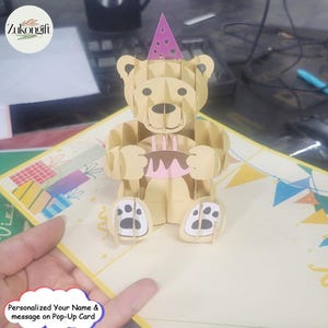 Tarjeta de cumpleaños 3D personalizada con diseño de oso emergente con fiesta y pastel, tarjeta de cumpleaños 3D, tarjeta de regalo de celebración hecha a mano, regalo para seres queridos.