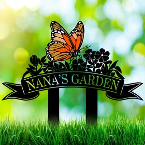 Monarch Butterfly Garden Sign, Personalized Garden Name Marker, Custom Yard Art with Flowers, Mother&#39;s Day Gift, Spring Summer Garden Decor