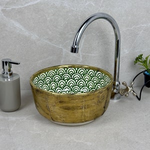 Vintage-Inspired Green Design Bathroom Sink with Elegant Brass Coating