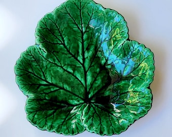 Antique Ceramic Pottery Majolica Wedgewood Green Leaf  Bowl