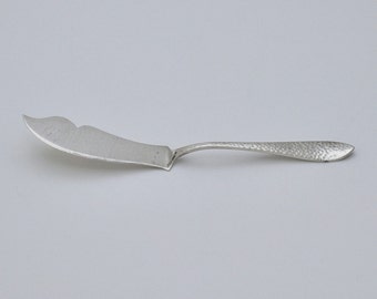 Art Deco Weidlich Sterling Silver Master Butter Knife, Hand Hammered, circa 1920s