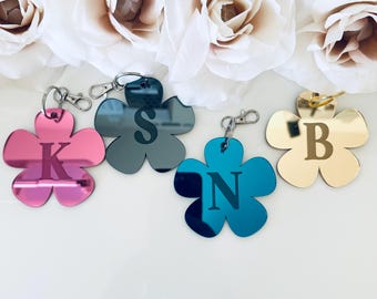Engraved Acrylic Daisy Name Tag | Personalized Flower Keychain
