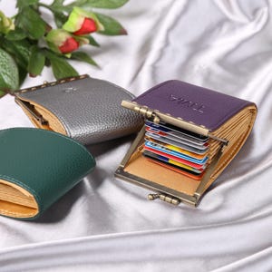 Paquete de 2 a 5 billeteras personalizadas para tarjetas, bolsa para tarjetas con cierre de beso, billetera con cierre, billetera de cuero para viajes, regalos para damas de honor, regalo para ella, 15 colores