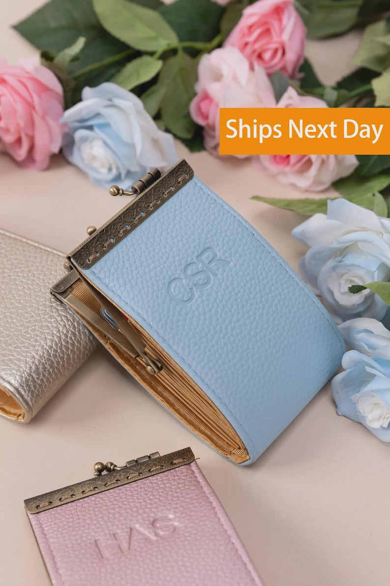 Personalized Card Wallet Kiss Lock Card Pouch Clasp Wallet Travel Leather Wallet Bridesmaid Gifts Gift for Her 15 Colors main
