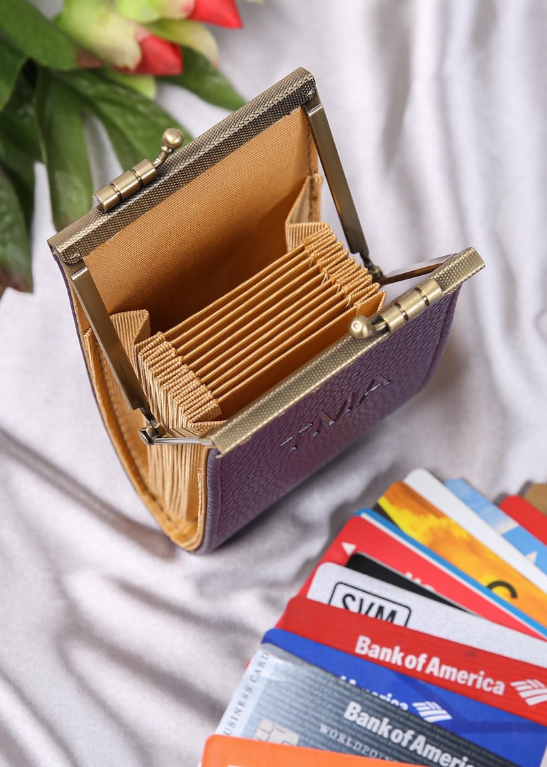 Personalized Card Wallet-Kiss Lock Card Pouch-Clasp Wallet-Travel Leather Wallet-Bridesmaid Gifts-Gift for Her-15 Colors opening