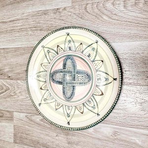 Vintage Signed Handmade Studio Pottery Plate –Wheel Thrown Ceramic Stoneware Dish –Hand Painted Boho Decorative Wall Plate – Glazed Ceramic