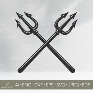 Può includere: Grafica nera di due tridenti incrociati. Ogni tridente ha tre punte con estremità a forma di freccia. L'immagine include le opzioni di tipo di file: Ai, PNG, DXF, EPS, SVG, JPEG e PDF. Lo sfondo è grigio chiaro con un motivo a testa di lupo ripetuto.