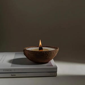 Vela Artesanal und Cascara de Coco - Decoracion Natural y Aromática