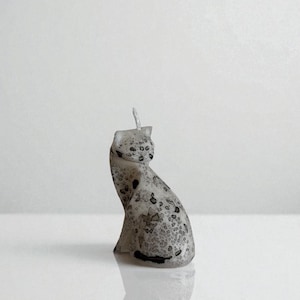 Vela artesanal em forma de gato - Personalizável em cor, aroma e rasgos de sua mascota