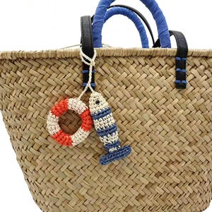 Handgewebter Raffia-Fisch-Rettungsring-Taschenanhänger, maritimer Schlüsselanhänger, sommerliches Accessoire für die Küste