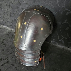 Set of 2 Handmade Leather Pauldron V2