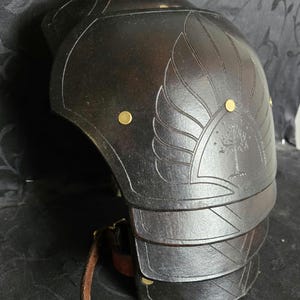 Single Handmade Laser Etched Gondor Leather Pauldron