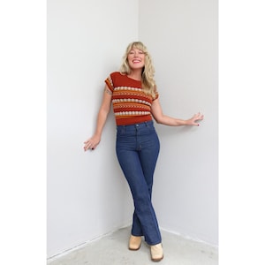 1970's Vintage Dark Wash Flare Wrangler Jeans ~ XXS XS ~ 28" Waist ~ Mid Rise Bell Bottom 70's Denim ~ Made in USA ~ Country Western Wear image 3