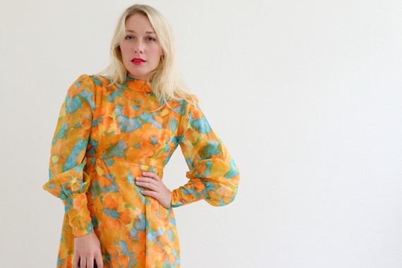 1970s Dreamy Mandarin Dress // Size Extra Small