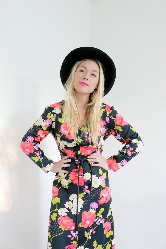 1970s Poppy Maxi Dress /// Size Large