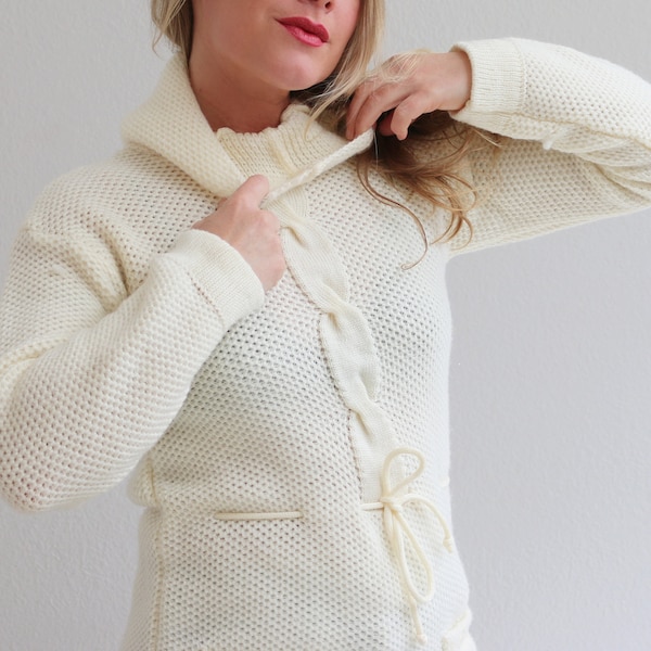 1970's Arpeja Organic Cocoon Sweater // Women's Size Extra Small to Small // Cream Knitwear // Cable Knit // Retro Sweater // Hooded