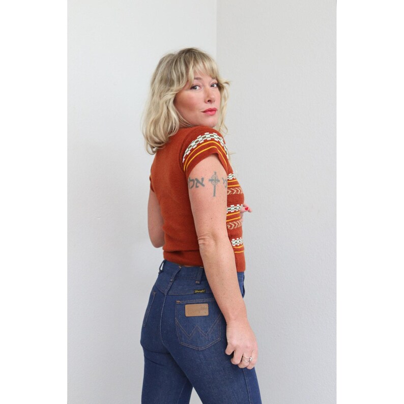 1970's Vintage Dark Wash Flare Wrangler Jeans ~ XXS XS ~ 28" Waist ~ Mid Rise Bell Bottom 70's Denim ~ Made in USA ~ Country Western Wear image 5