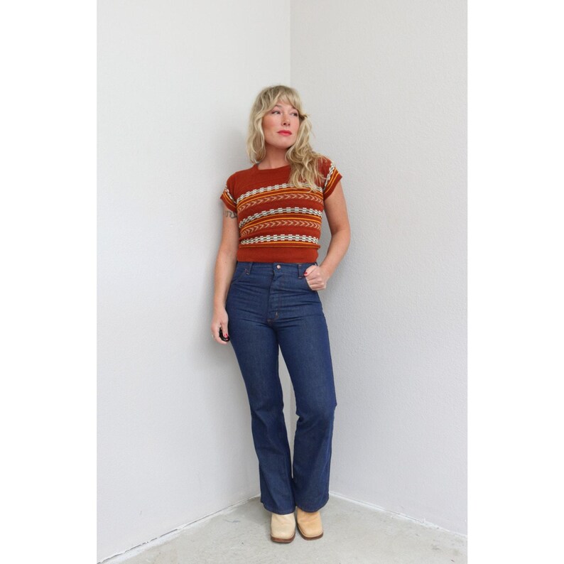 1970's Vintage Dark Wash Flare Wrangler Jeans ~ XXS XS ~ 28" Waist ~ Mid Rise Bell Bottom 70's Denim ~ Made in USA ~ Country Western Wear image 6