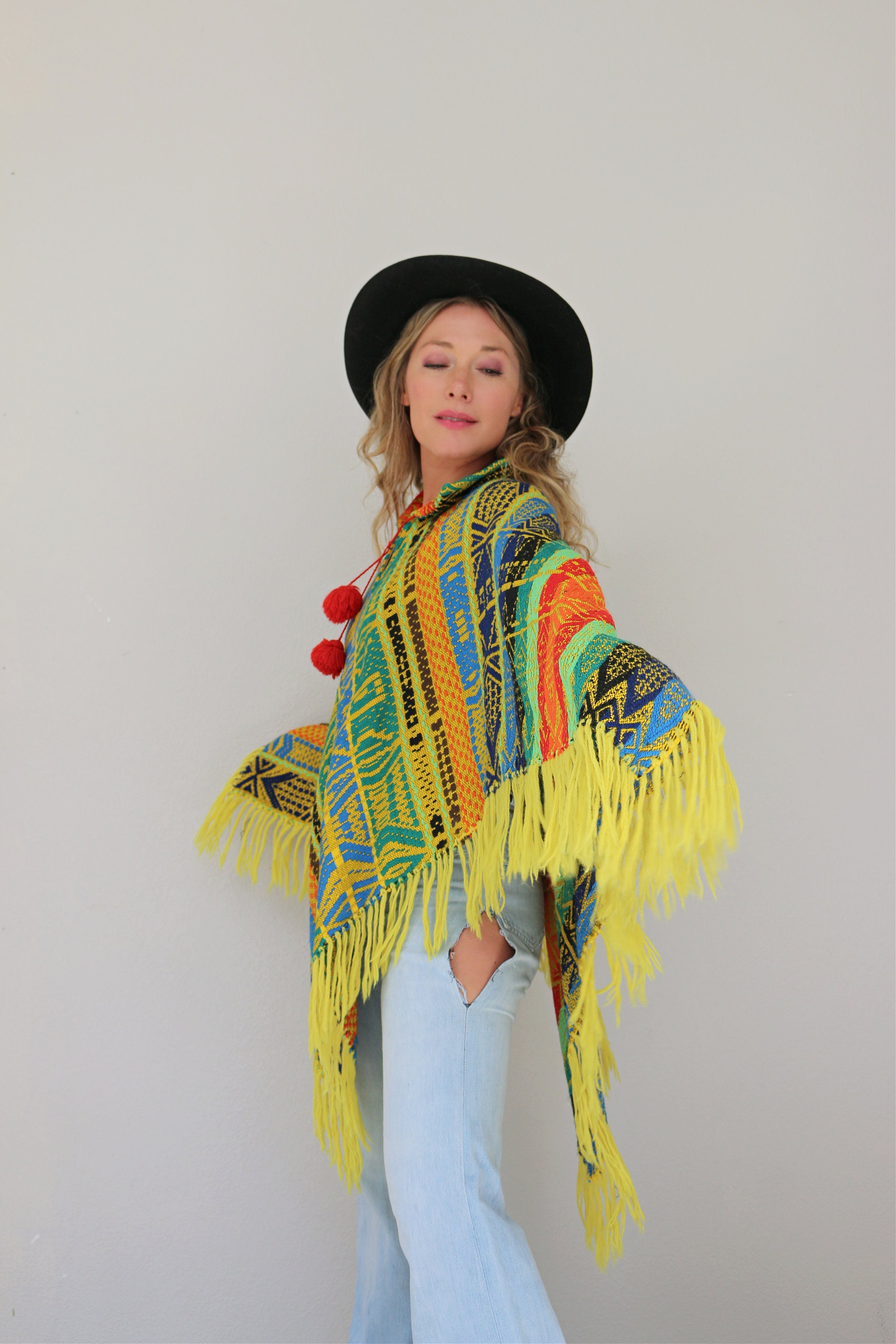 1970's Woven Colorful Poncho // Women's One Size Fits Most 1970's Woven Colorful Poncho // Women's One Size Fits Most
