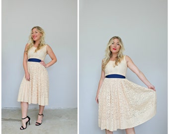 1950's Blush Lace Party Dress // Women's Size Double Extra Small // Tea Length // Cocktail Dress